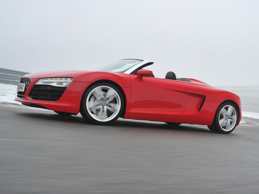 Audi R8 Spyder 2013 года  (UK) (фото 4 из 16)